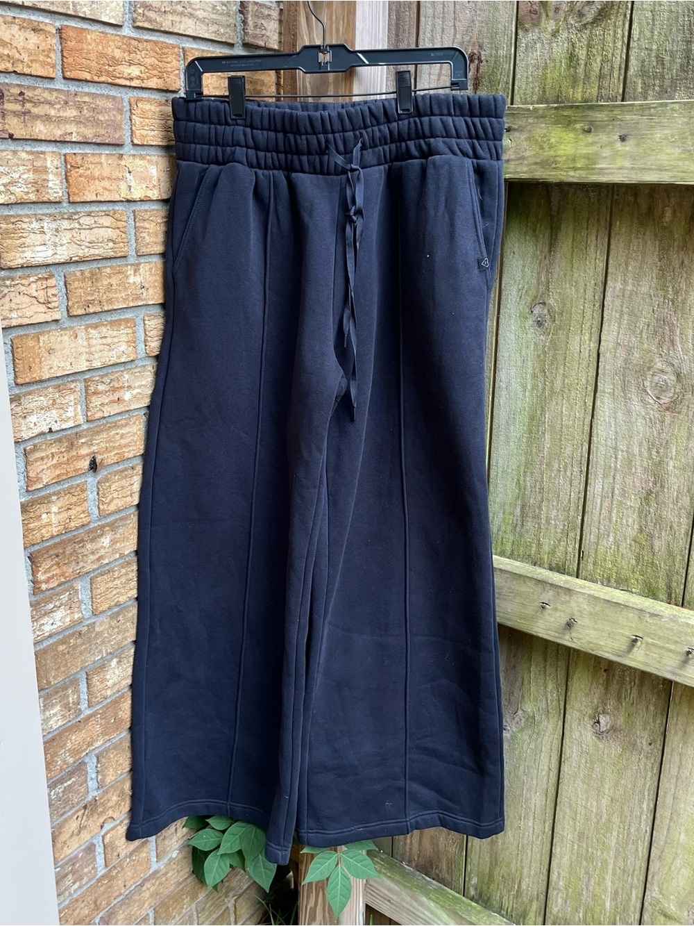 Blogilates Women's Wide Leg Drawstring Pants in Black Front Pleat